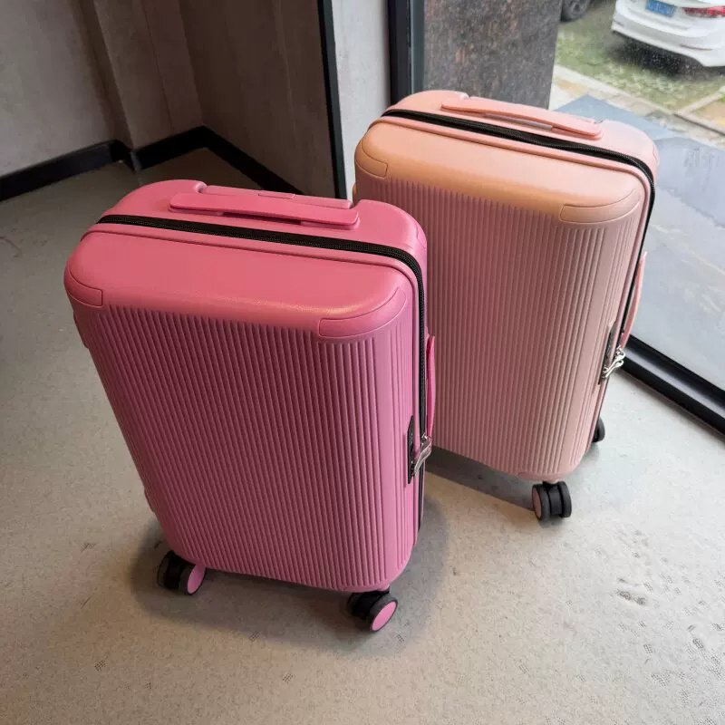 20-calowa walizka na kółkach,  – Cabin Size Lightweight Travel Trolley recenzja i cena